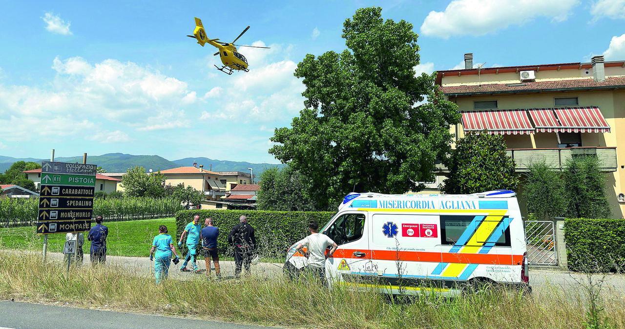
	L&rsquo;elicottero del 118 mentre porta al Meyer la bambina ferita dal pitbull (foto&nbsp;Lorenzo Innocenti/ Paolo Nucci)

