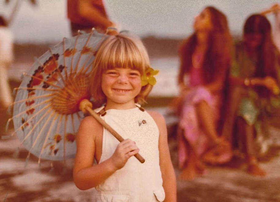 Conquiste e sconfitte degli hippie: Amadei a Ferrara con “I nipoti dei fiori”