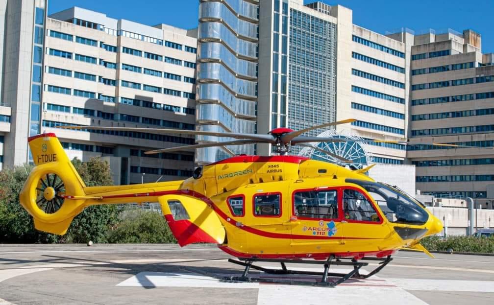 Bimba di 12 anni cade dalla bici e si ferisce gravemente una gamba, portata in ospedale con l’elisoccorso