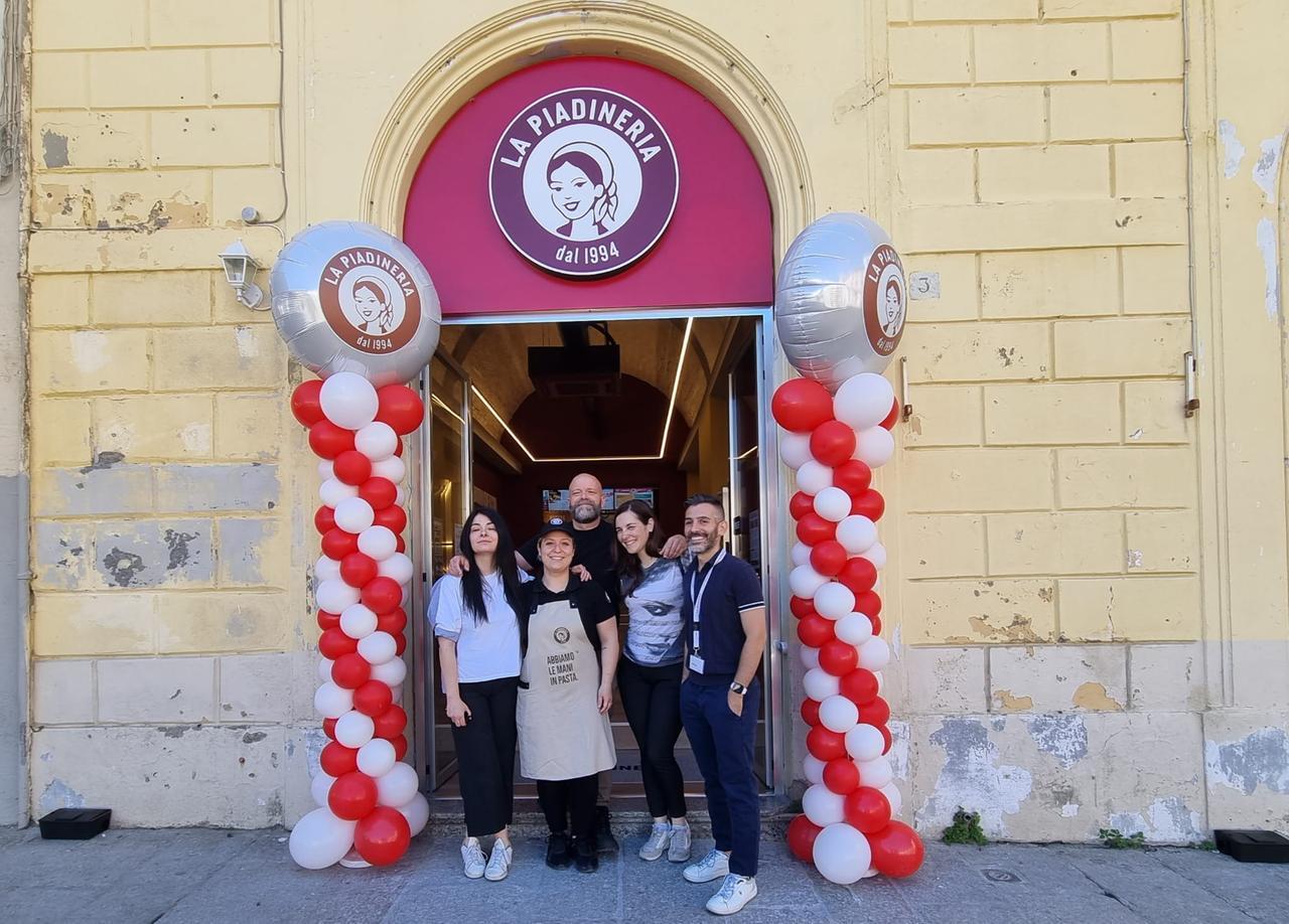 Sassari, inaugurata la Piadineria di piazza d’Italia: darà lavoro a 8 persone