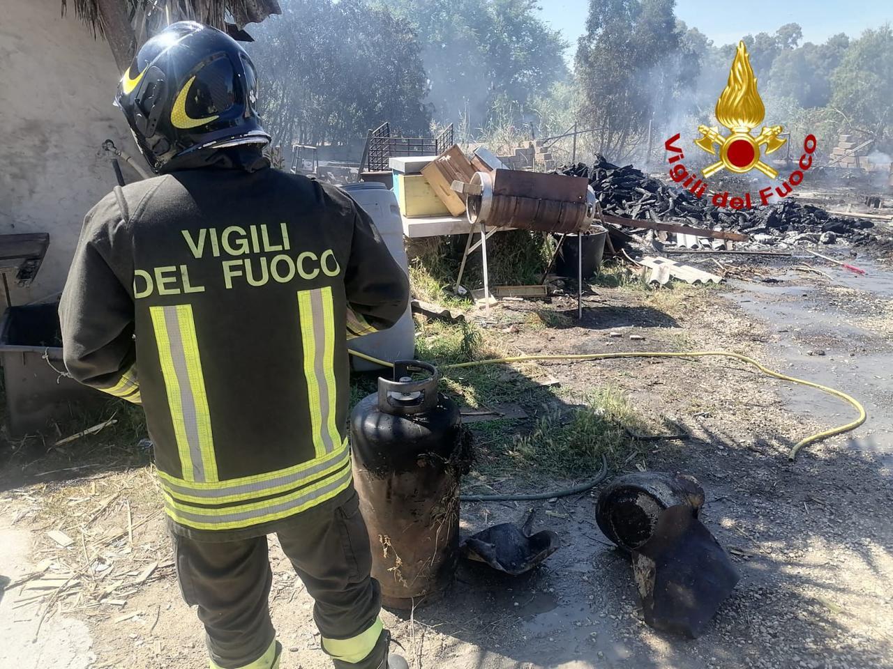 
	L'intervento dei vigili del fuoco nel casolare di Orosei

