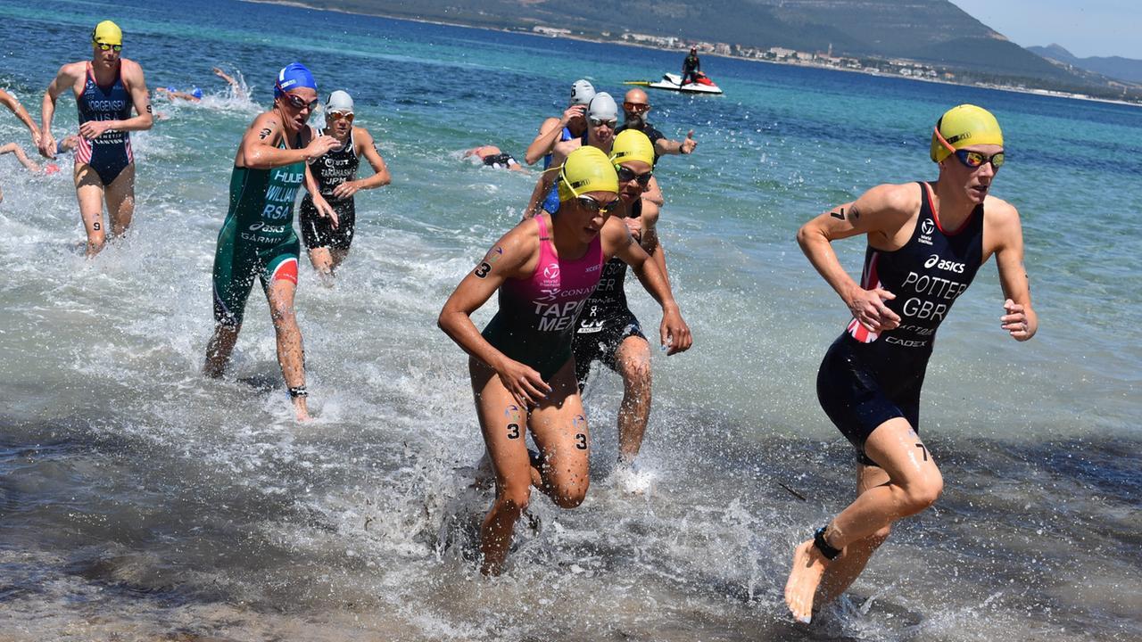 Alghero applaude i campioni del triathlon, l’azzurra Seregni è seconda