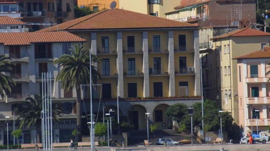 Il Comune di Monte Argentario (foto Enzo Russo)