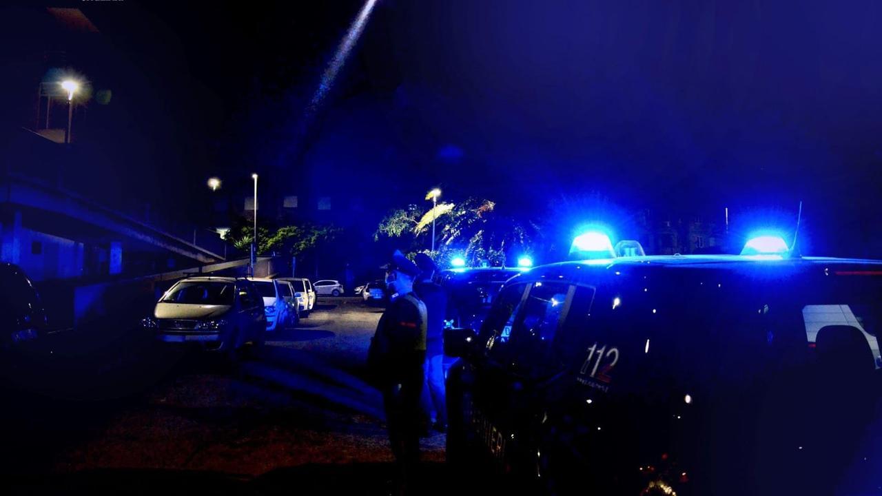 Cagliari, maxi rissa finisce nel sangue: 29enne ferito con cocci di bottiglia