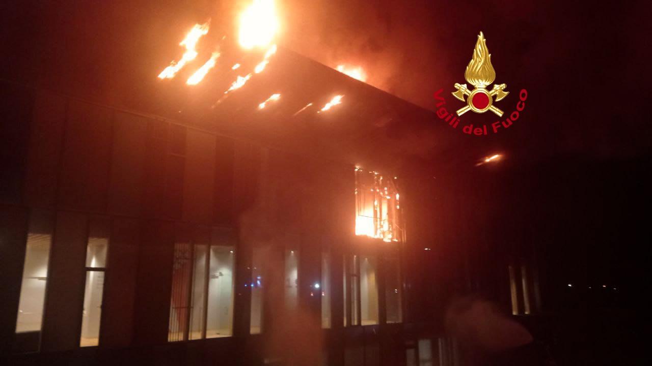 
	L'incendio al Viola Park

