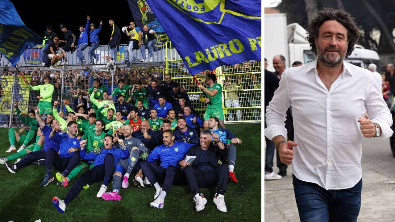 La squadra festeggia la salvezza e a destra il presidente