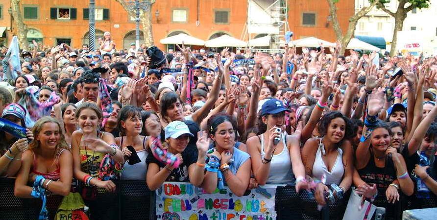 Un concerto in piazza Napoleone