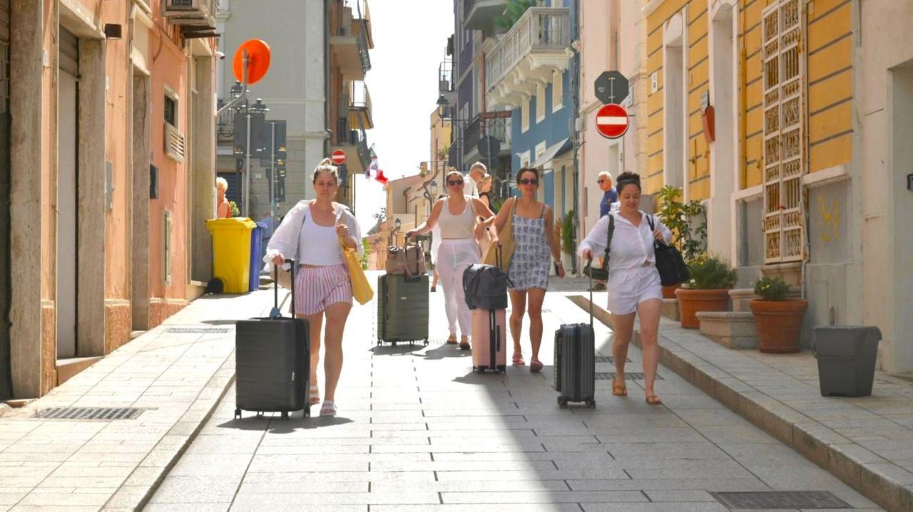 Olbia, la stagione parte bene: «Aerei e rally, la primavera è al top»