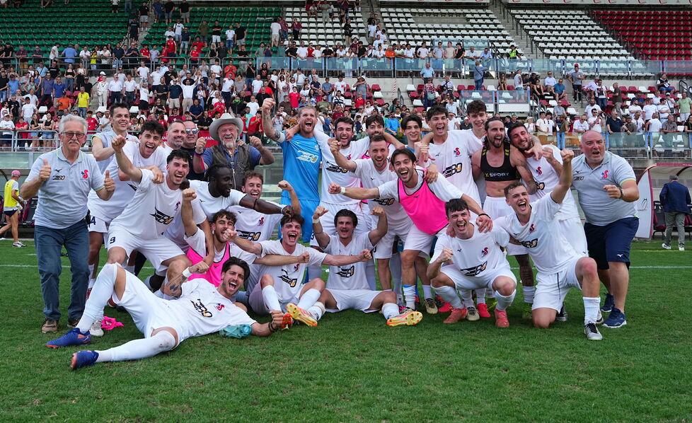 Al Mirabello la Vianese vince sul Montecchio Gallo e vola in finale per la Serie D