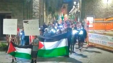 Tempio, il lungo corteo pro-Palestina per chiedere lo stop del massacro a Gaza