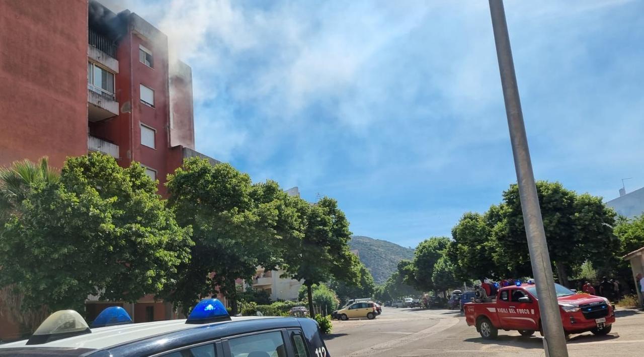 Esplosione al sesto piano di una palazzina: all’interno anche una centenaria