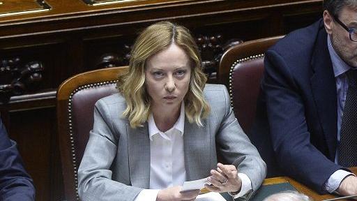 Post di minacce alla figlia di Meloni, il professore che le ha scritte ha tentato il suicidio