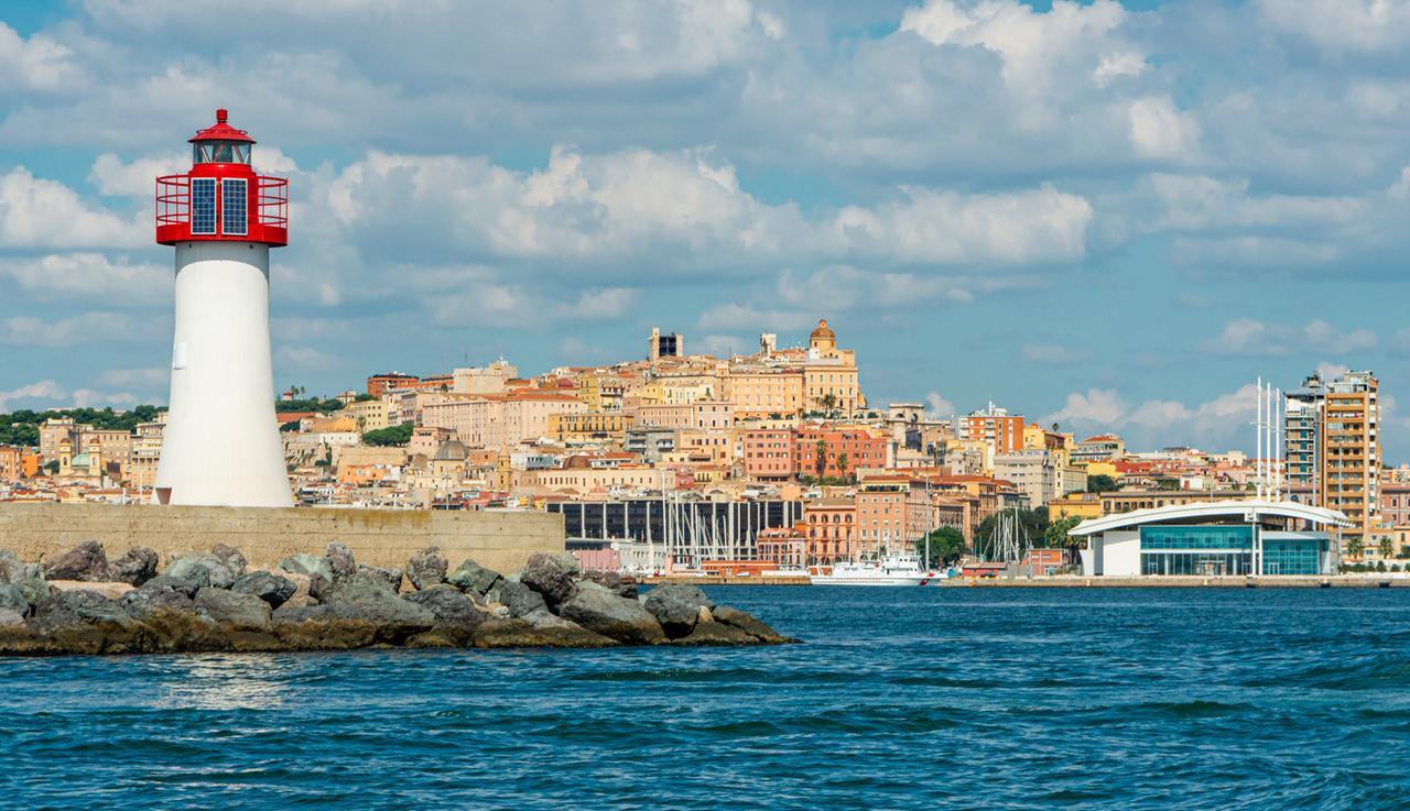I mille volti di Cagliari: tanto commercio ma poco manifatturiero
