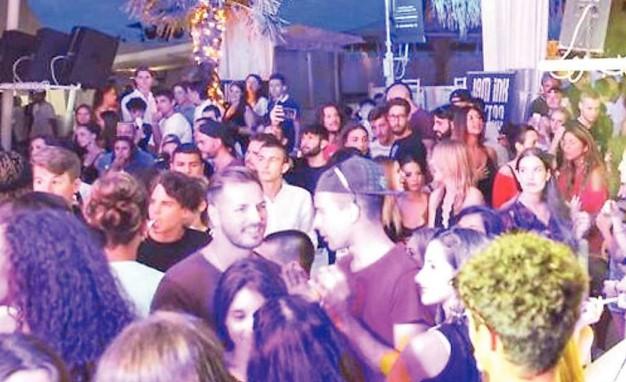 Lido Estensi, polemica sul nuovo locale. Il titolare: «Rispettiamo le regole»