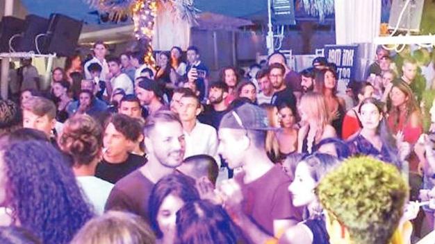 Lido Estensi, polemica sul nuovo locale. Il titolare: «Rispettiamo le regole»