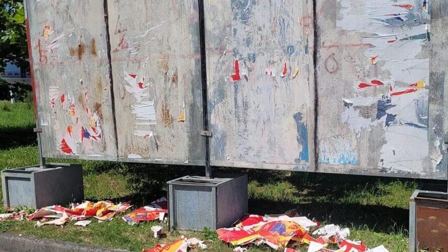 Cento, strappati i manifesti per i 5 Sì. Il Pd: «La democrazia spaventa»