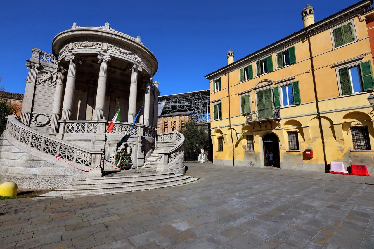 
	Il monumento ai Caduti realizzato dalla coop muratori San Felice

