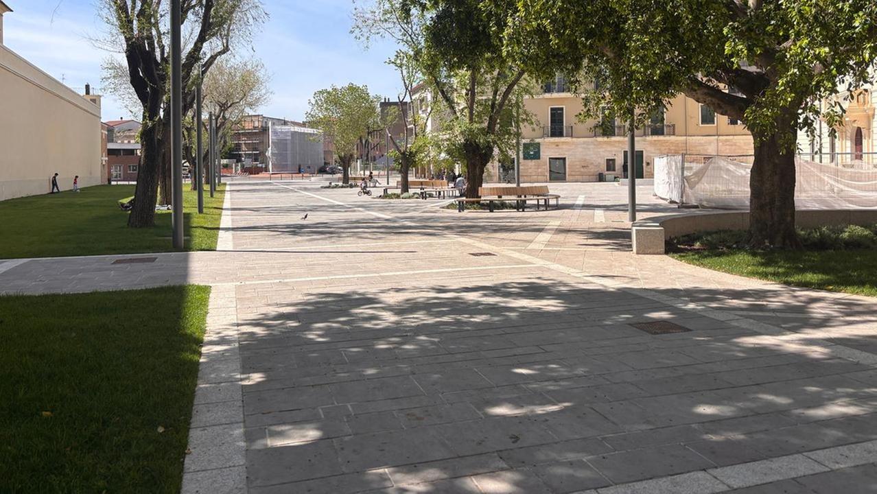 Piazza Manno pedonale o no: la maggioranza è a un bivio