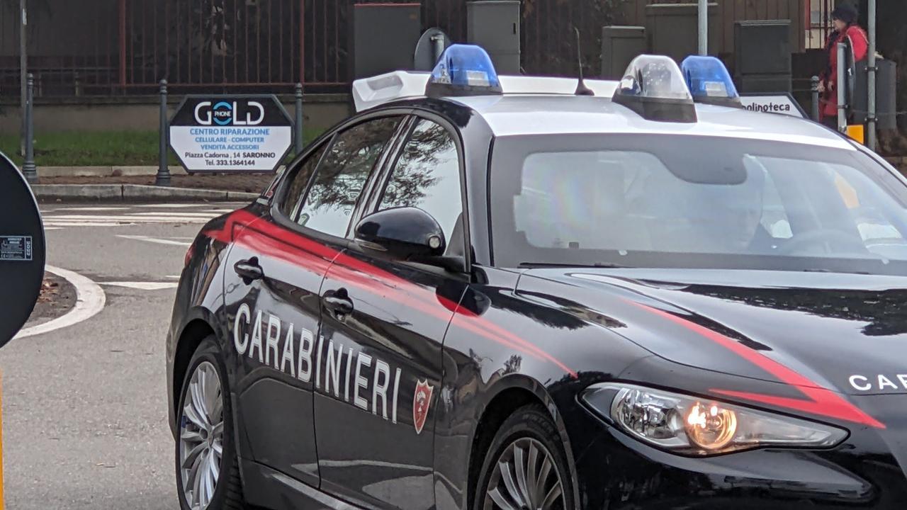Una pattuglia dei carabinieri (foto d'archivio)