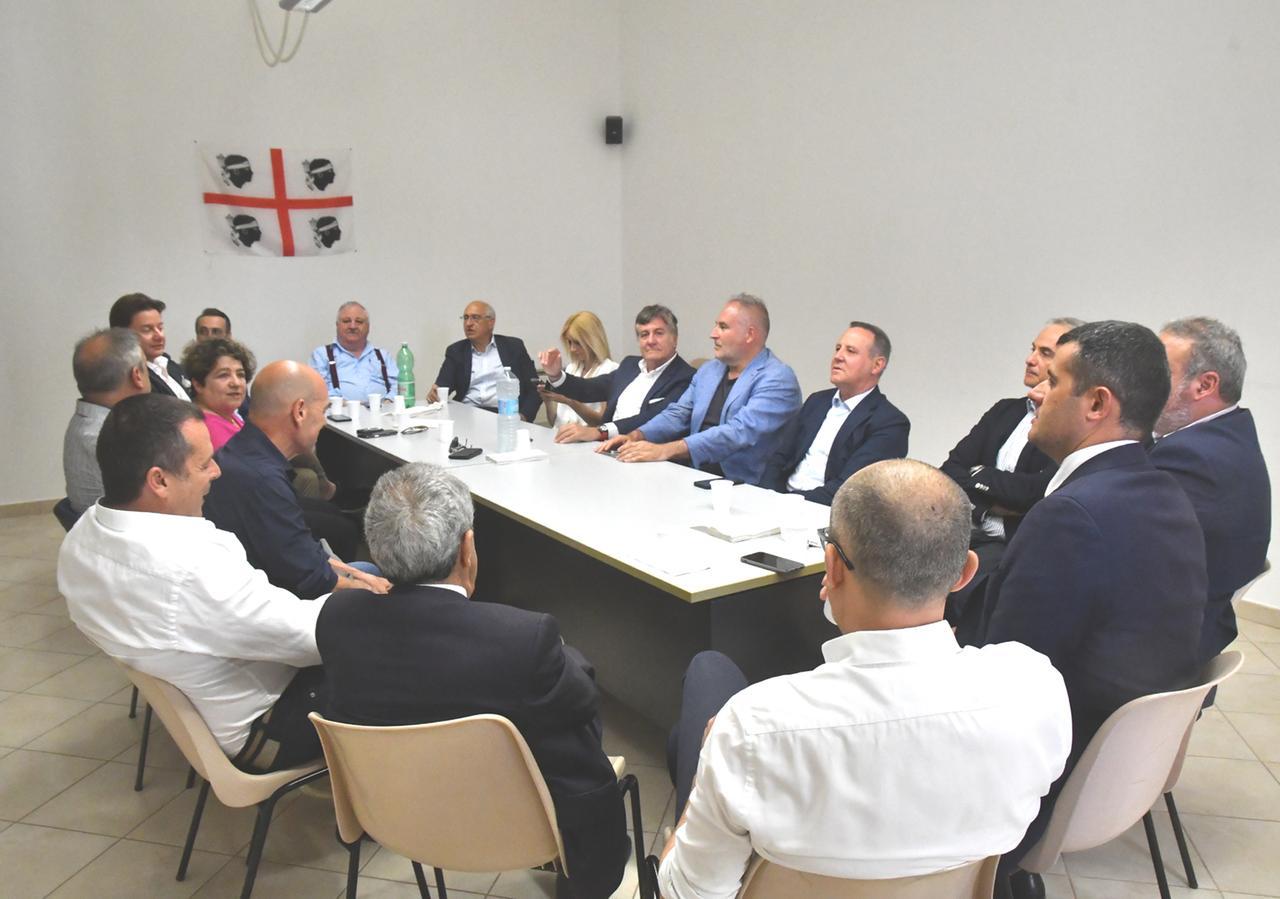 Il centrodestra pensa alle elezioni. E tende la mano al Psd’Az