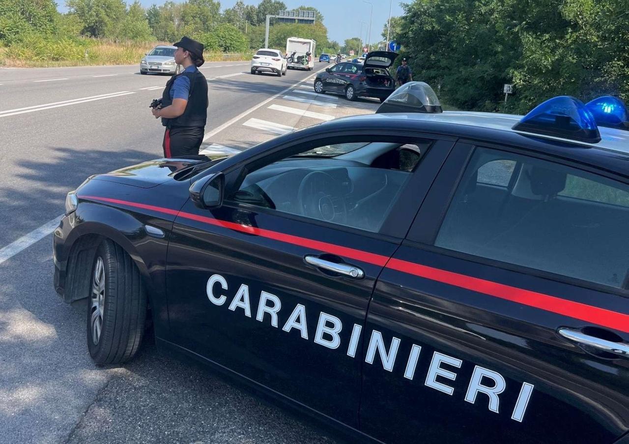 Porto Garibaldi. Scappa dal posto di blocco e un amico dichiara il furto dell’auto per coprirlo