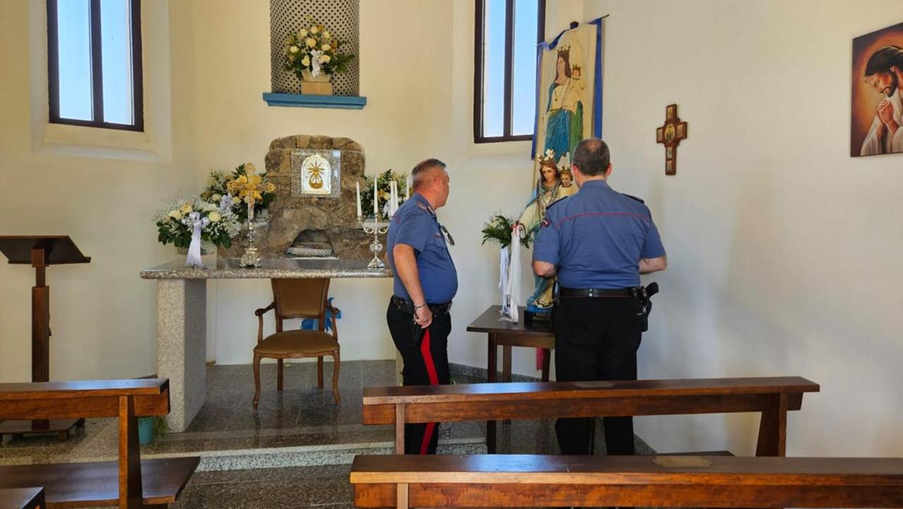 Saccheggiata la chiesa campestre: rubato l’oro dalla statua della Madonna