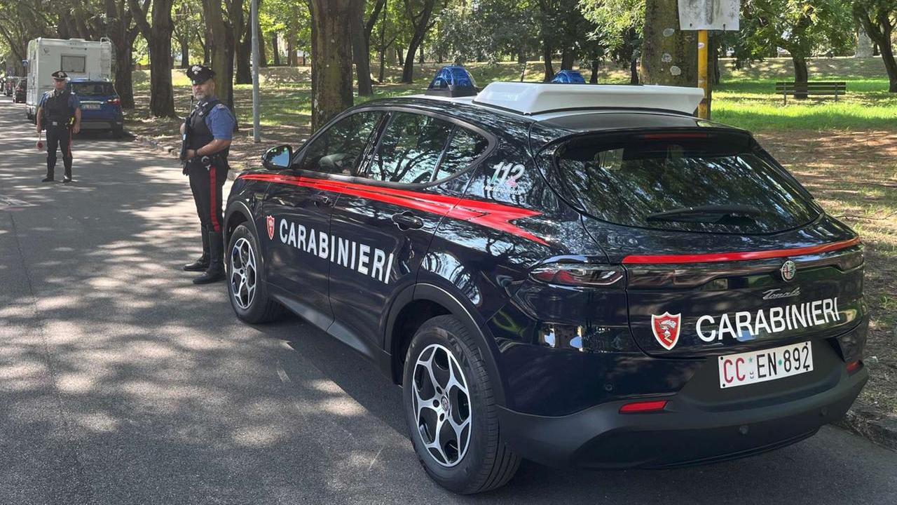 Incontra la vittima nonostante il divieto. “Zeus” arrestato in stazione a Ferrara