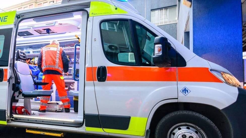 Empoli, bambino di 11 anni in bici si scontra con un’auto: è grave