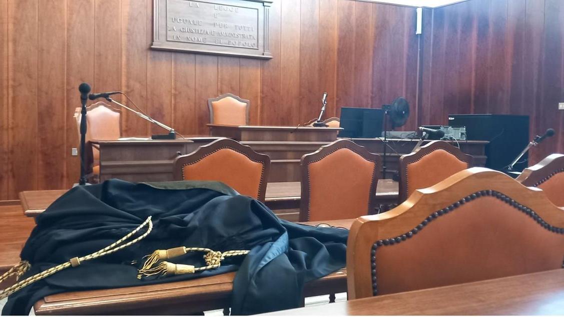 Atti falsi in Comune per poter costruire: a processo