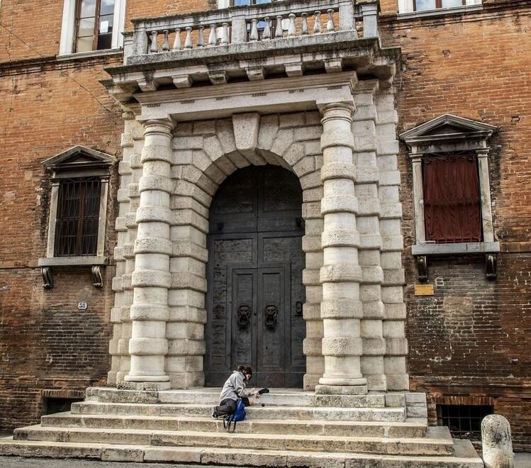Ferrara, a Palazzo Gulinelli nuova ristrutturazione e biblioteca robotizzata<br>
