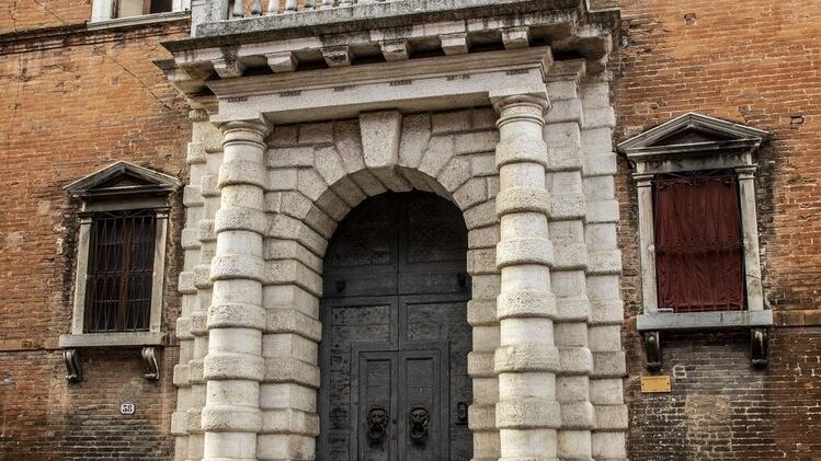 Ferrara, a Palazzo Gulinelli nuova ristrutturazione e biblioteca robotizzata<br>
