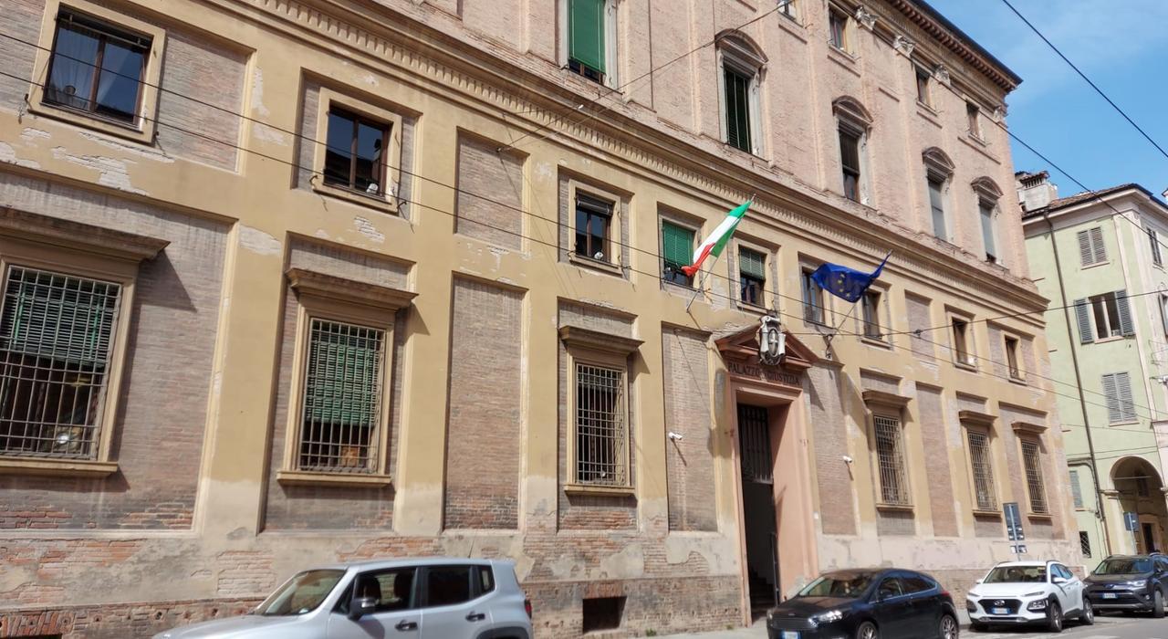 Minacce e offese alla compagna: un 93enne di Castelfranco a processo