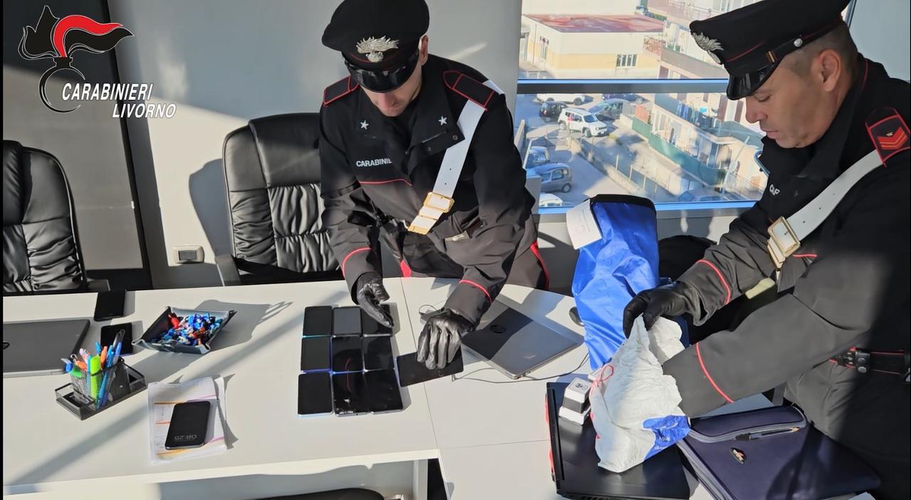 «Caf abusivo per l’ingresso in Italia degli extracomunitari»: cinque arresti in Toscana