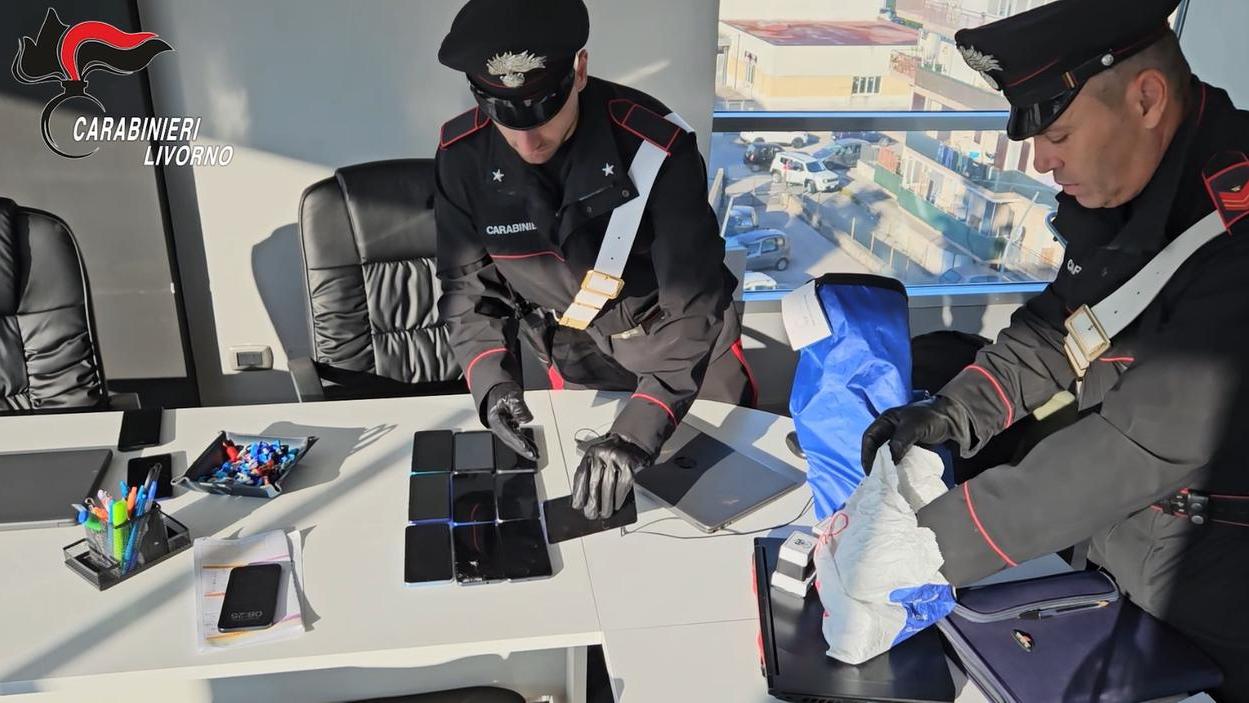 «Caf abusivo per l’ingresso in Italia degli extracomunitari»: cinque arresti in Toscana