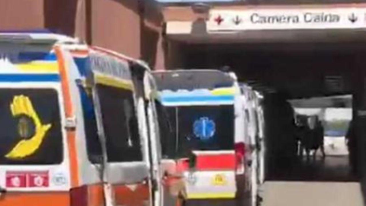 Ambulanze in coda a Cisanello