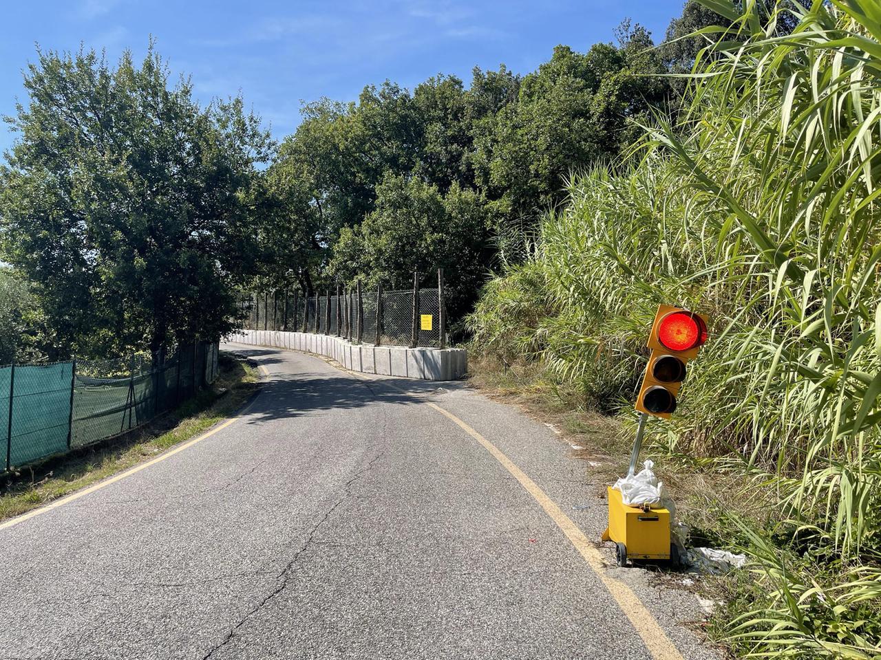 
	Il senso unico alternato dal 2021 alla Parignana (foto Nucci)

