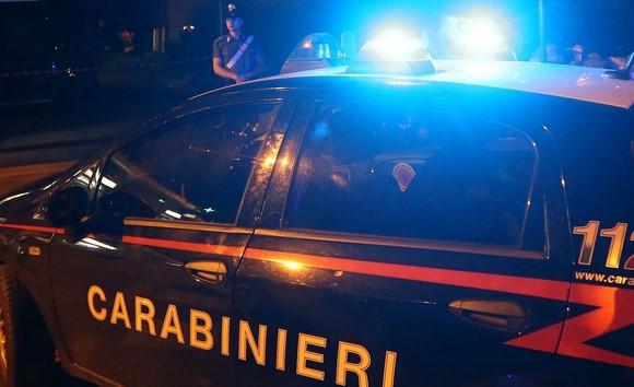Carmignano, spacciatore di hashish tradito dall’uso del cellulare al volante