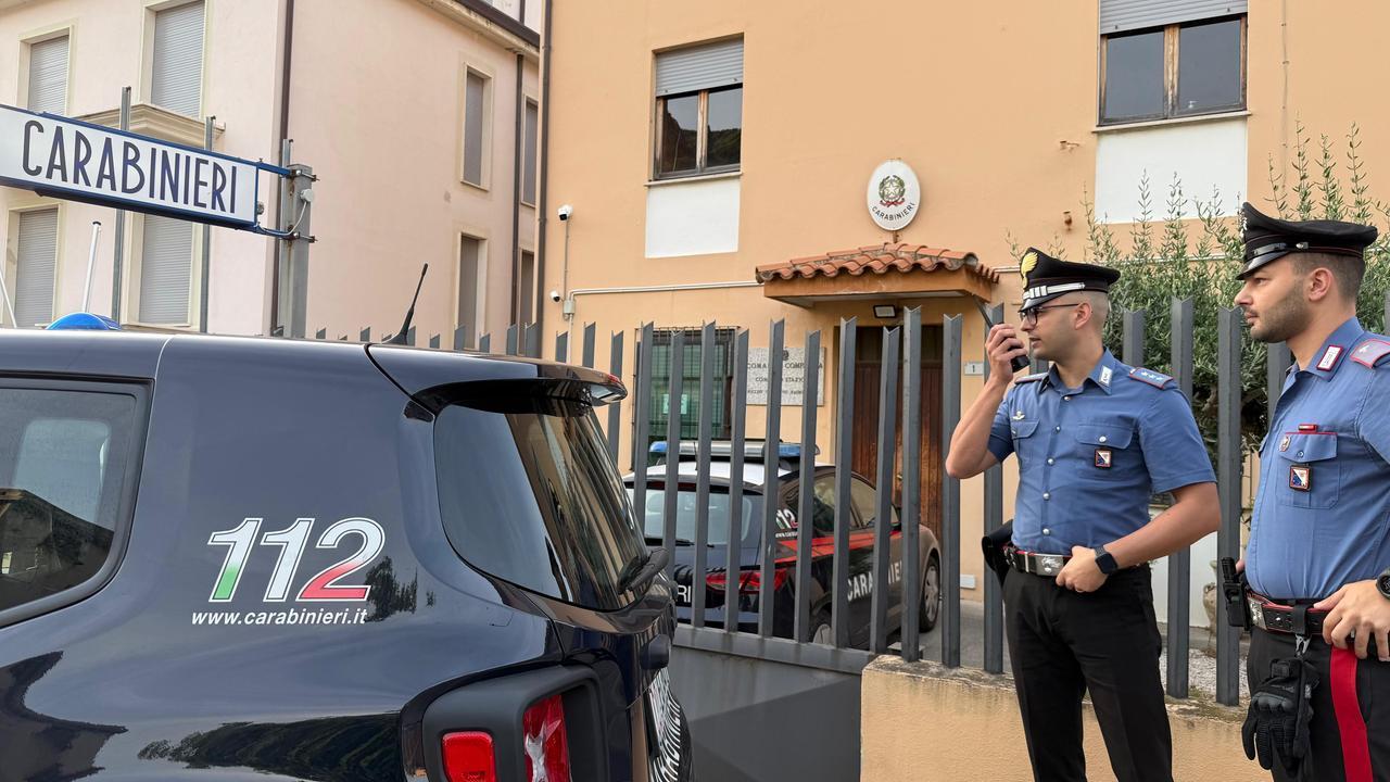 Auto a fuoco e tentata rapina: le accuse nei confronti dei due arrestati di Siniscola – VIDEO