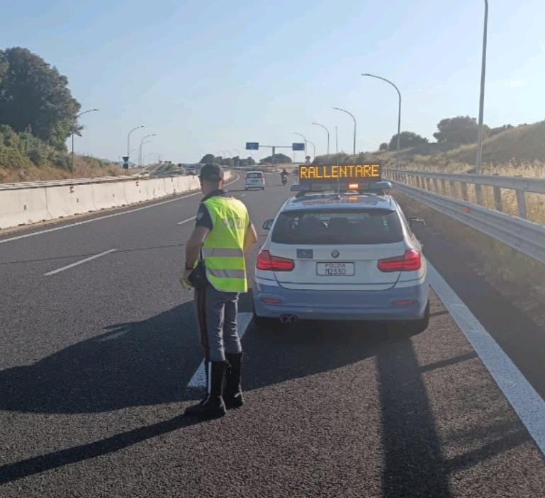 Sulla Sassari Olbia contromano: ritirata la patente a due automobilisti