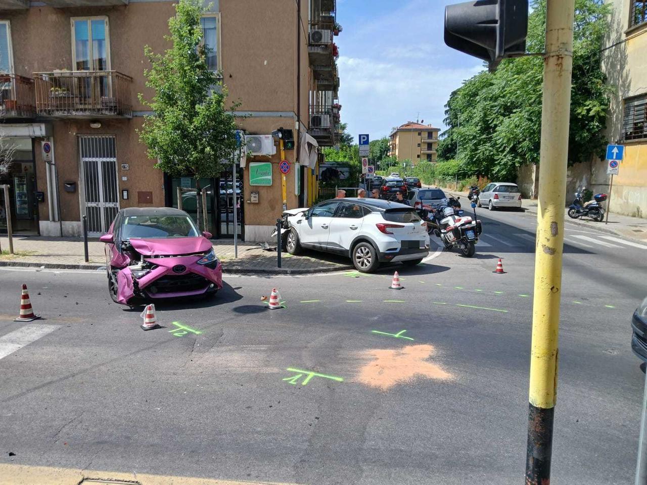 
	Le due auto dopo lo scontro

