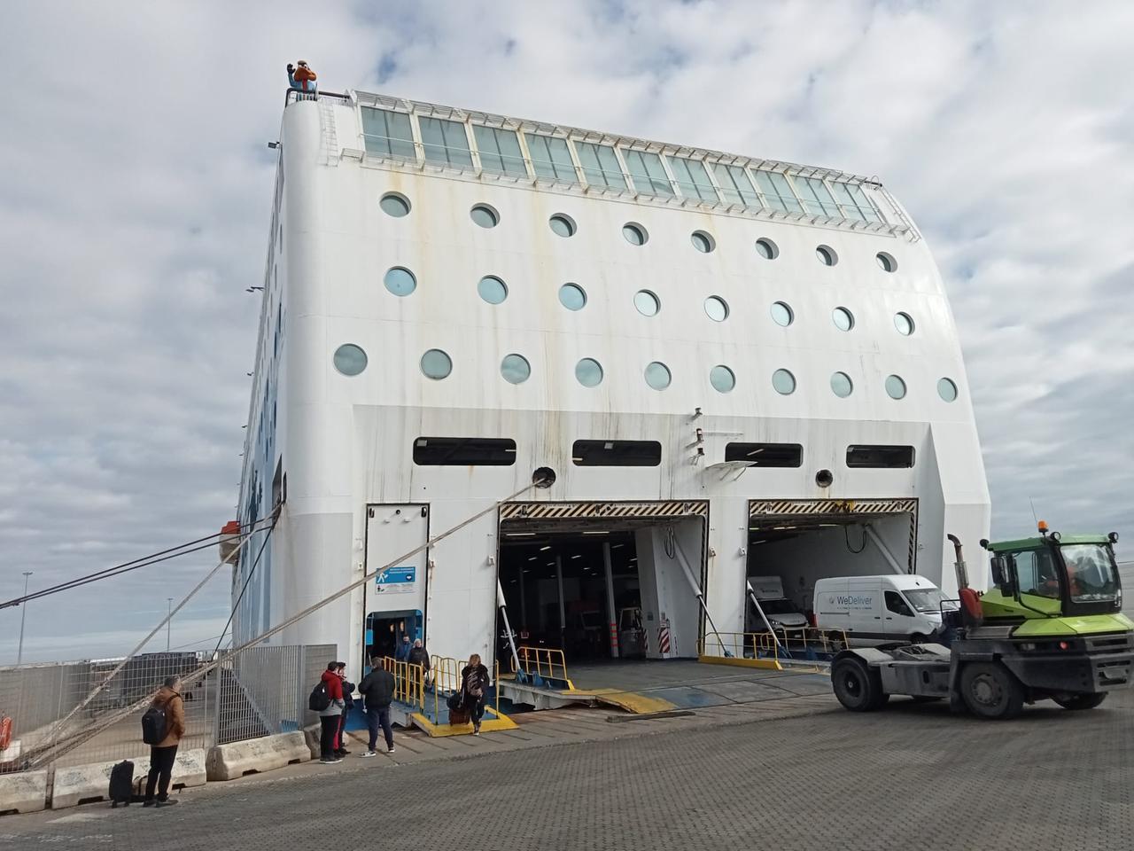 Traghetti per la Sardegna, rincari fino al 40%: il Garante indaga