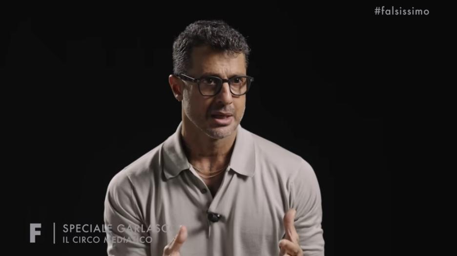 Fabrizio Corona nella trasmissione Youtube "Falsissimo"