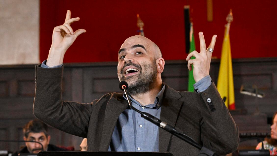 
	Lo scrittore Roberto Saviano

