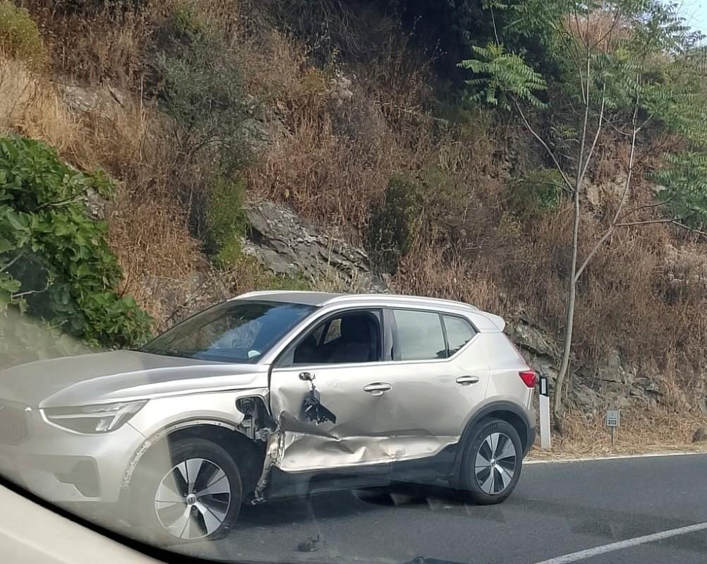 Scontro tra auto e moto sulla Orientale sarda