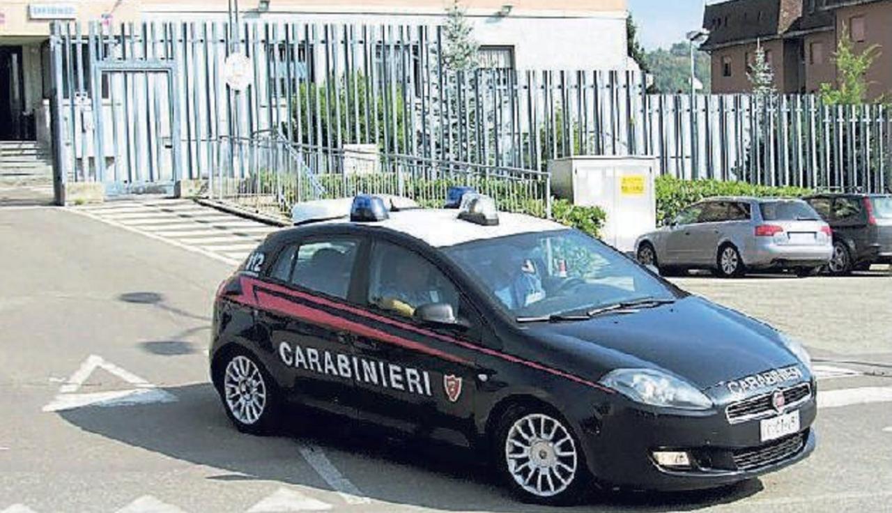 Folle corsa sulla Nuova Estense con la pistola in pugno