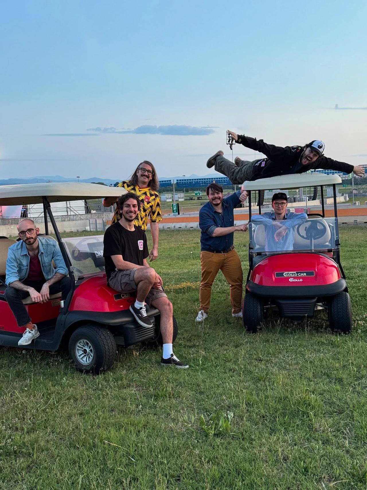 Domani è il giorno dei Pinguini Tattici Nucleari. Cosa sapere su divieti, strade chiuse e parcheggi