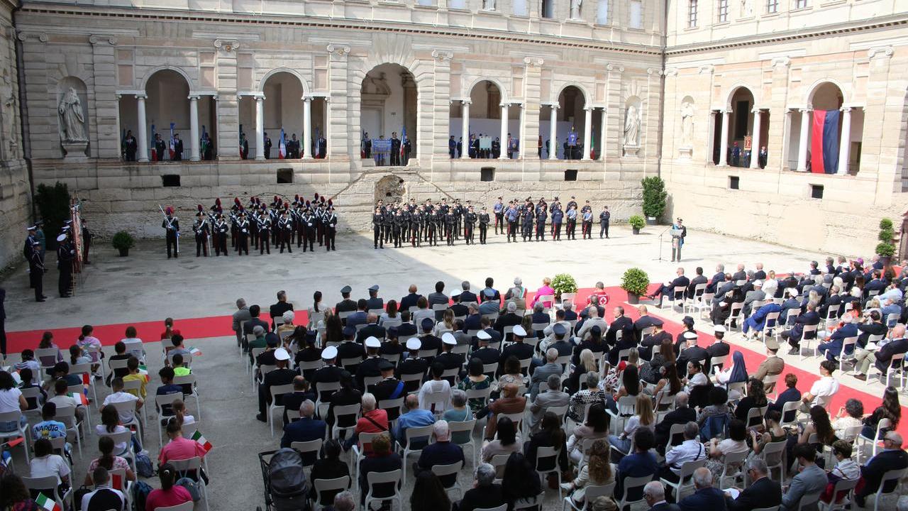 Aumentano arresti e denunce, in un anno 258 rapine e 166mila richieste di aiuto al 112