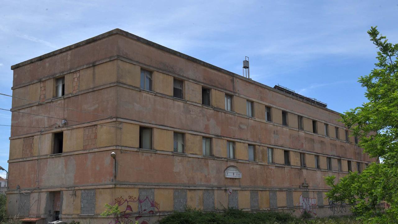 -
Palazzo ex alloggi ferrovia Via V. Veneto