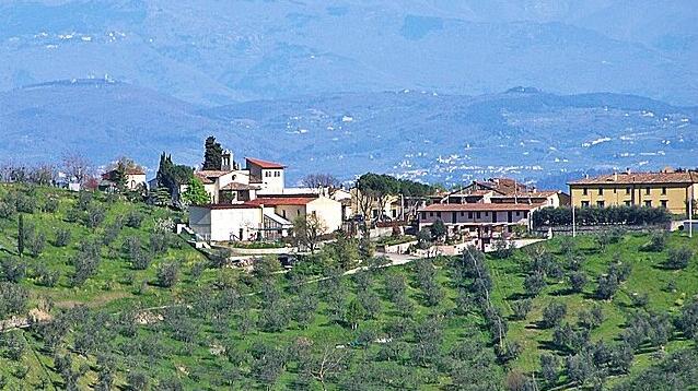 Il paese di Santa Cristina a Mezzana (foto archivio)