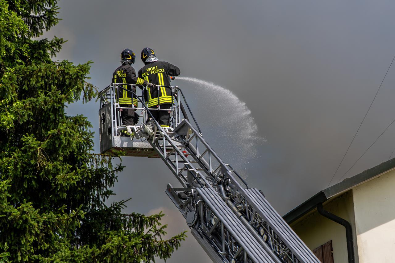 
	Vigili del fuoco al lavoro, foto archivio

